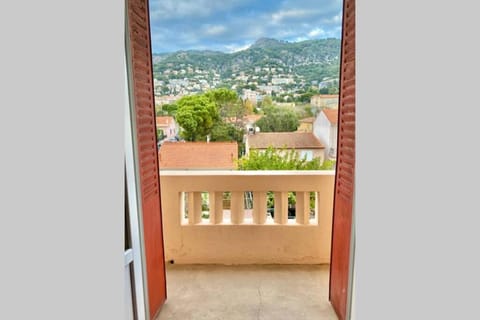 Balcony/Terrace, Mountain view