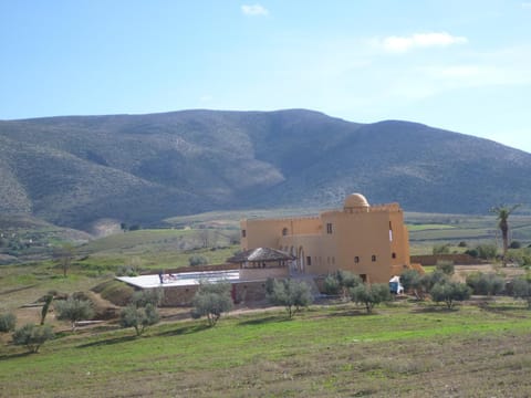 Facade/entrance, View (from property/room)