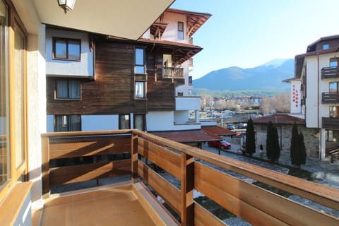 Balcony/Terrace, City view, Street view