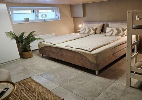 Gästehaus Alwin Diebold - 5 Gehminuten zum Europapark Bed and Breakfast in Rust