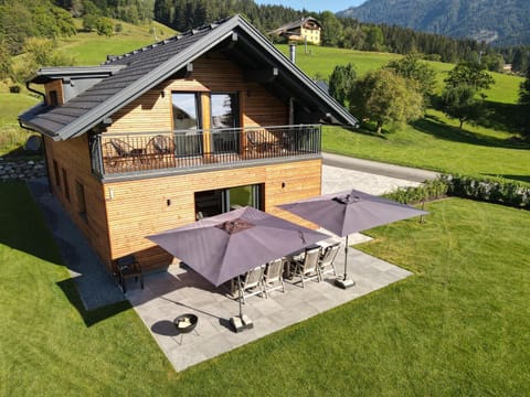 Property building, Spring, Day, BBQ facilities, Garden, Garden view, Mountain view