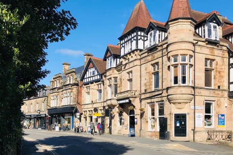 Property building, Facade/entrance, Off site