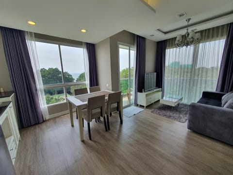 Living room, Seating area, Dining area, Beach