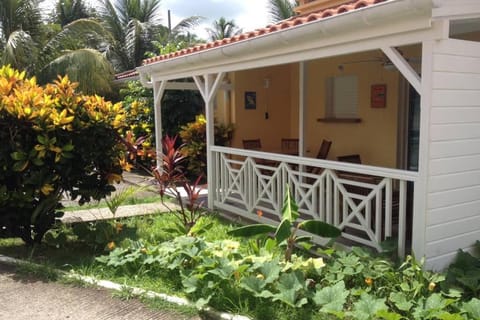 Patio, Facade/entrance