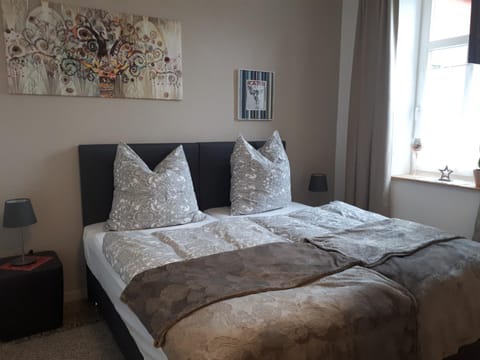 Bed, Photo of the whole room