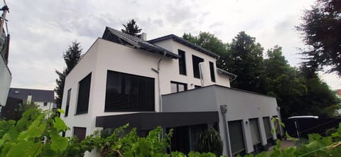 moderne Neubau-Wohnung mit Kamin und 35qm Dachterrasse Apartment in Villingen-Schwenningen