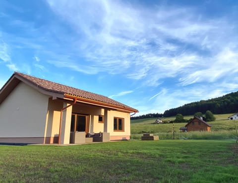 Property building, Neighbourhood