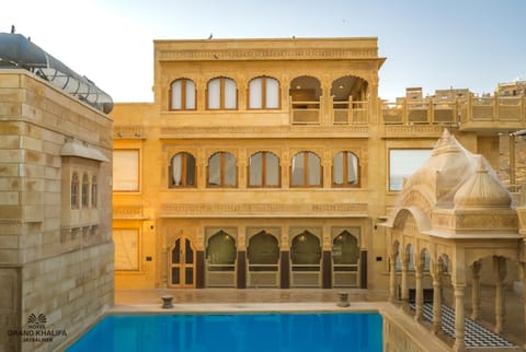 Swimming pool