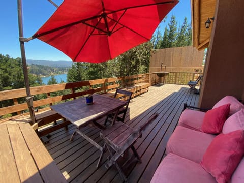 BBQ facilities, Balcony/Terrace, Lake view