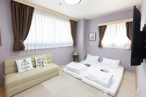 Bed, TV and multimedia, Living room, Photo of the whole room, Bedroom