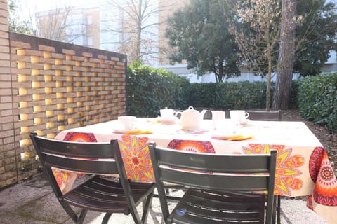 Patio, Garden, View (from property/room), furniture