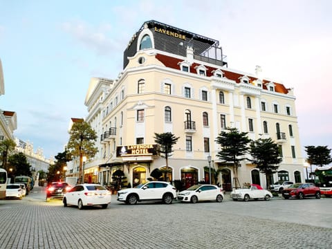 Property building, Day, City view, Street view, Parking
