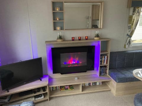 Blackpool Static Caravan Marton Mere Campground/ 
RV Resort in Blackpool