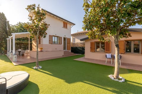 Property building, Garden