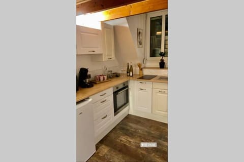 La Maison Sévigné - Appart Hôtel - N°7 Le Savoyard Apartment in Béthune