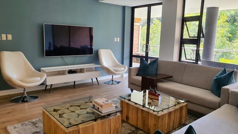 Communal lounge/ TV room, Living room, Seating area