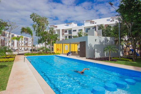 Pool view, Swimming pool