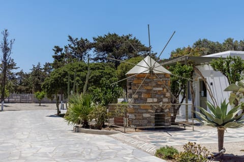 Property building, Day, Garden, Garden view