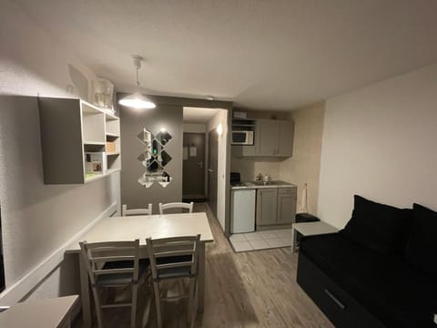 Kitchen or kitchenette, Living room, Dining area