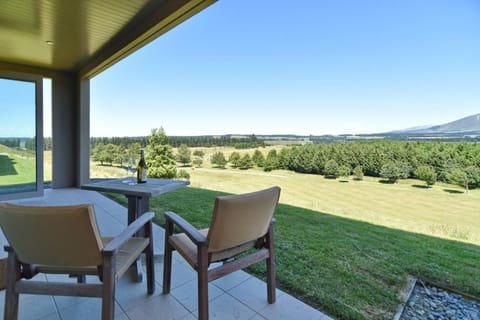 Seating area, Mountain view