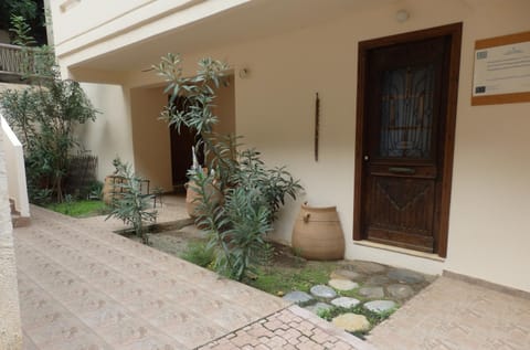 Ravdoucha Beach Studios Apartment in Crete