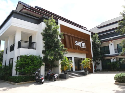 Property building, Facade/entrance, Property logo or sign