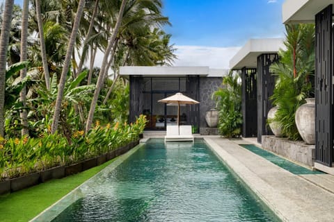 Property building, Pool view, Swimming pool, sunbed
