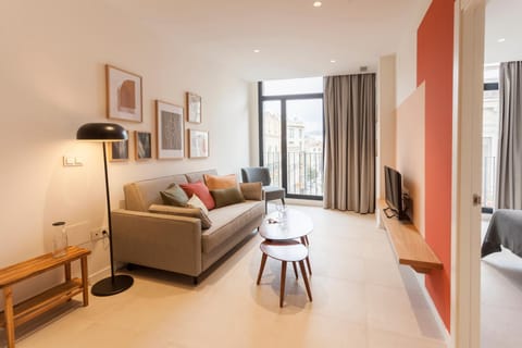 TV and multimedia, Living room, Seating area, City view