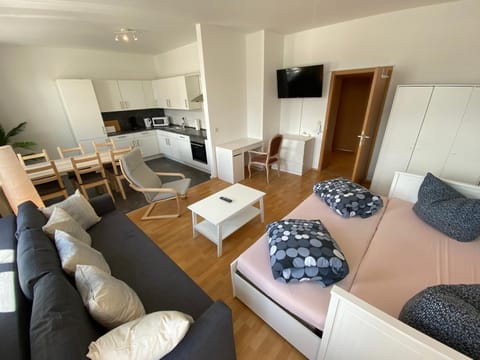 TV and multimedia, Kitchen or kitchenette, Living room, Seating area, Dining area, Food