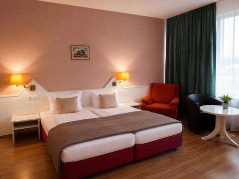 Bed, Living room, Photo of the whole room, Bedroom