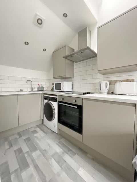 Kitchen or kitchenette, pet friendly, washing machine, kitchen