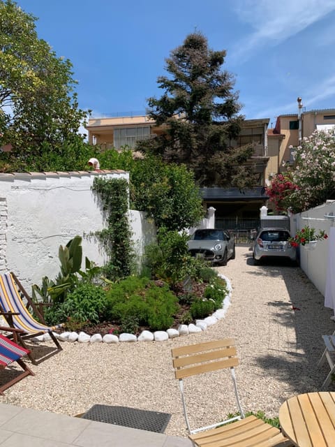 Garden, Garden view, Parking, sunbed