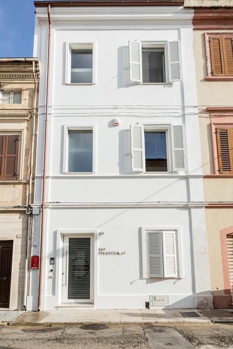 Property building, Facade/entrance, Property logo or sign