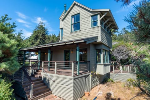 Shangri-lala House in Gualala