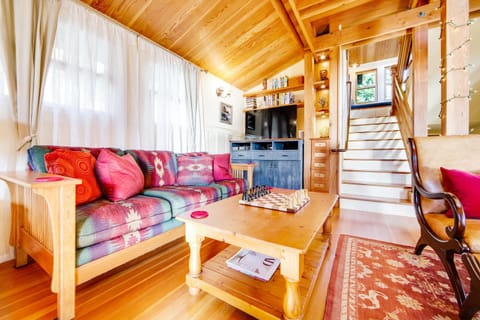 Shangri-lala House in Gualala