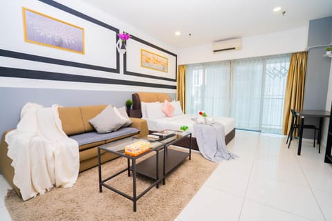 Bed, Living room, Seating area, Bedroom