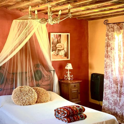 Bed, Decorative detail