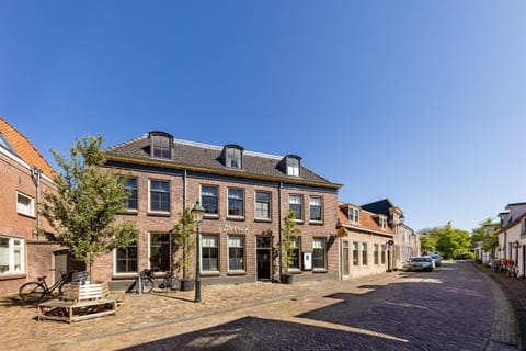 Property building, Facade/entrance
