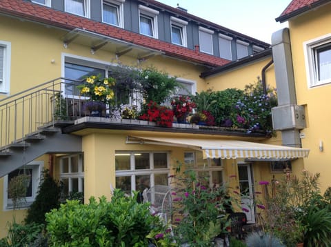 Property building, Garden, Internal: Not applicable to any particular room