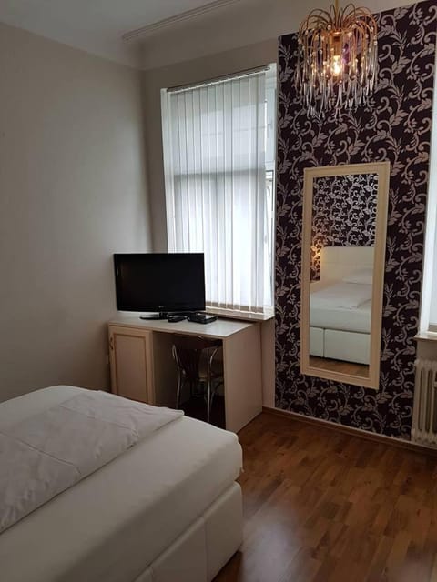 Rheinischer Hof Bed and Breakfast in Leverkusen