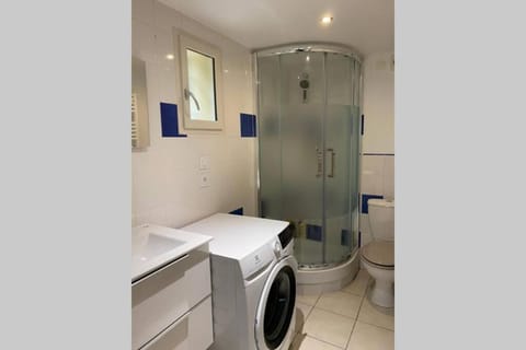 Villa des Oliviers avec piscine Apartment in Givors