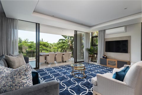 Patio, Lounge or bar, Garden view