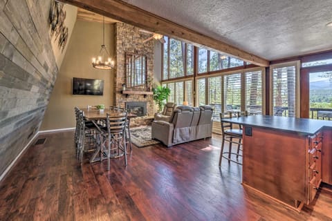 Hot Tub, Game Room and Sauna Ruidoso Hideaway! House in Ruidoso