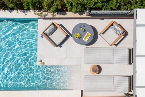 Patio, Pool view, Swimming pool, sunbed