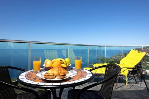 Balcony/Terrace, Sea view, Breakfast, Drinks