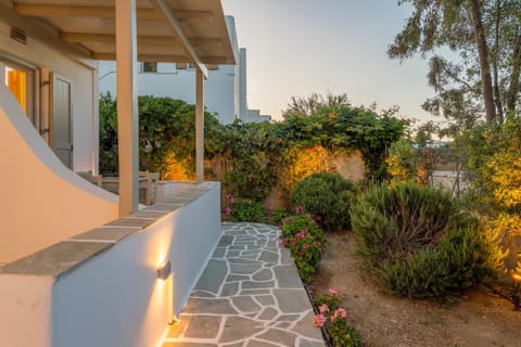 Property building, Balcony/Terrace, Garden view