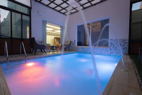 Pool view, Swimming pool, sunbed