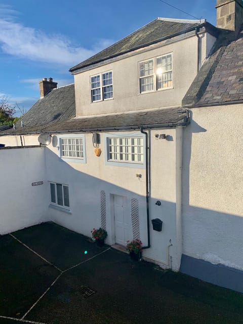 Hill House - Mews Town House, in a quiet private close, in the City Centre of Inverness. House in Inverness
