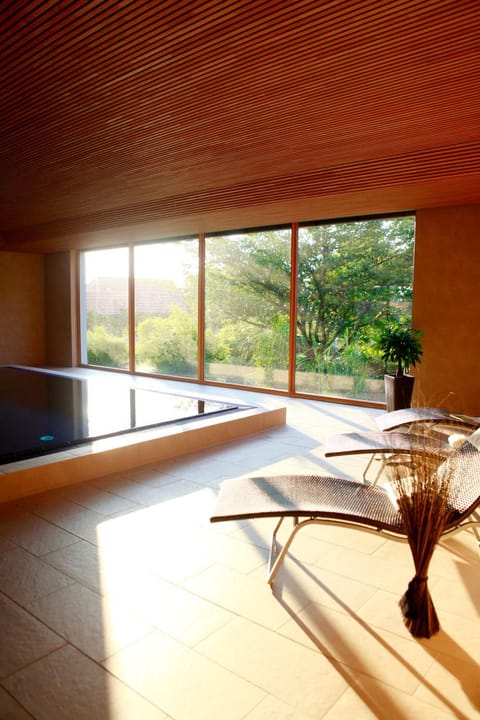 Swimming pool, Swimming pool