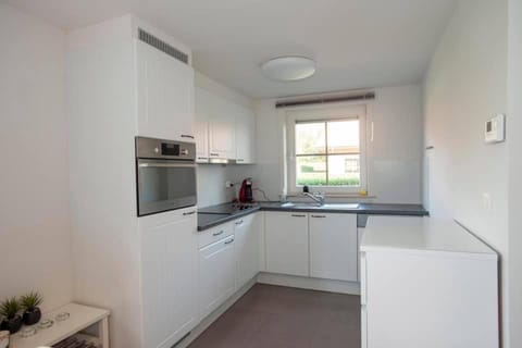 Vakantiehuisje De Panne vlak aan Plopsaland en de zee House in De Panne